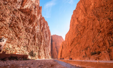 riviere-a-travers-les-gorges-du-dades-maroc-adobe-stock-32451